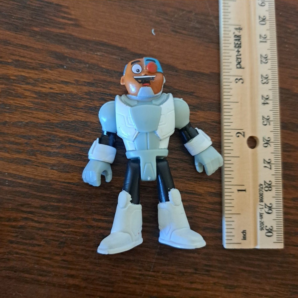 Fisher-Price Imaginext Teen Titans Go! Cyborg 3" Action Figure DC Super Friends